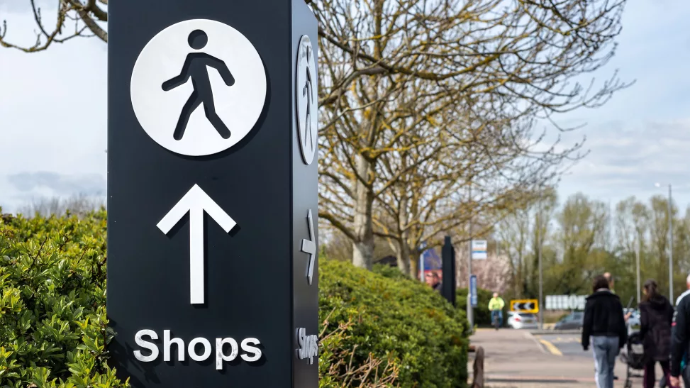 How wayfinding and directional signage can boost customer experience